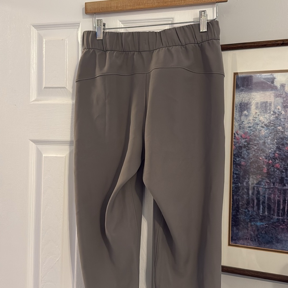 Lululemon - Medium Rise On the Fly Jogger - Stone Gray - Picture 5 of 6